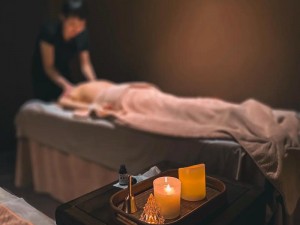 专业女子精油 spa 按摩，全身放松，尽享舒适与宁静